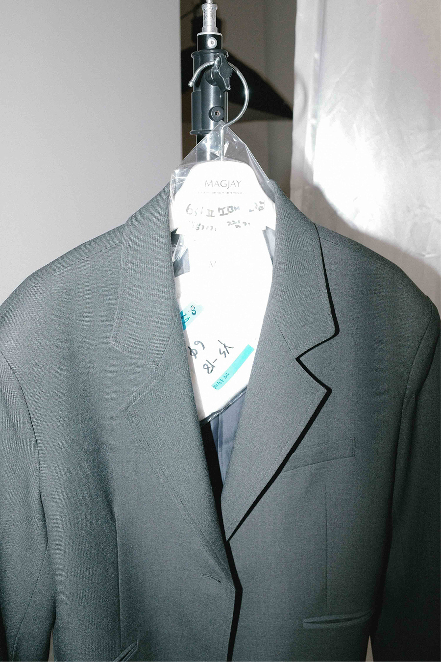 25AW RUNWAY PARIS image 1