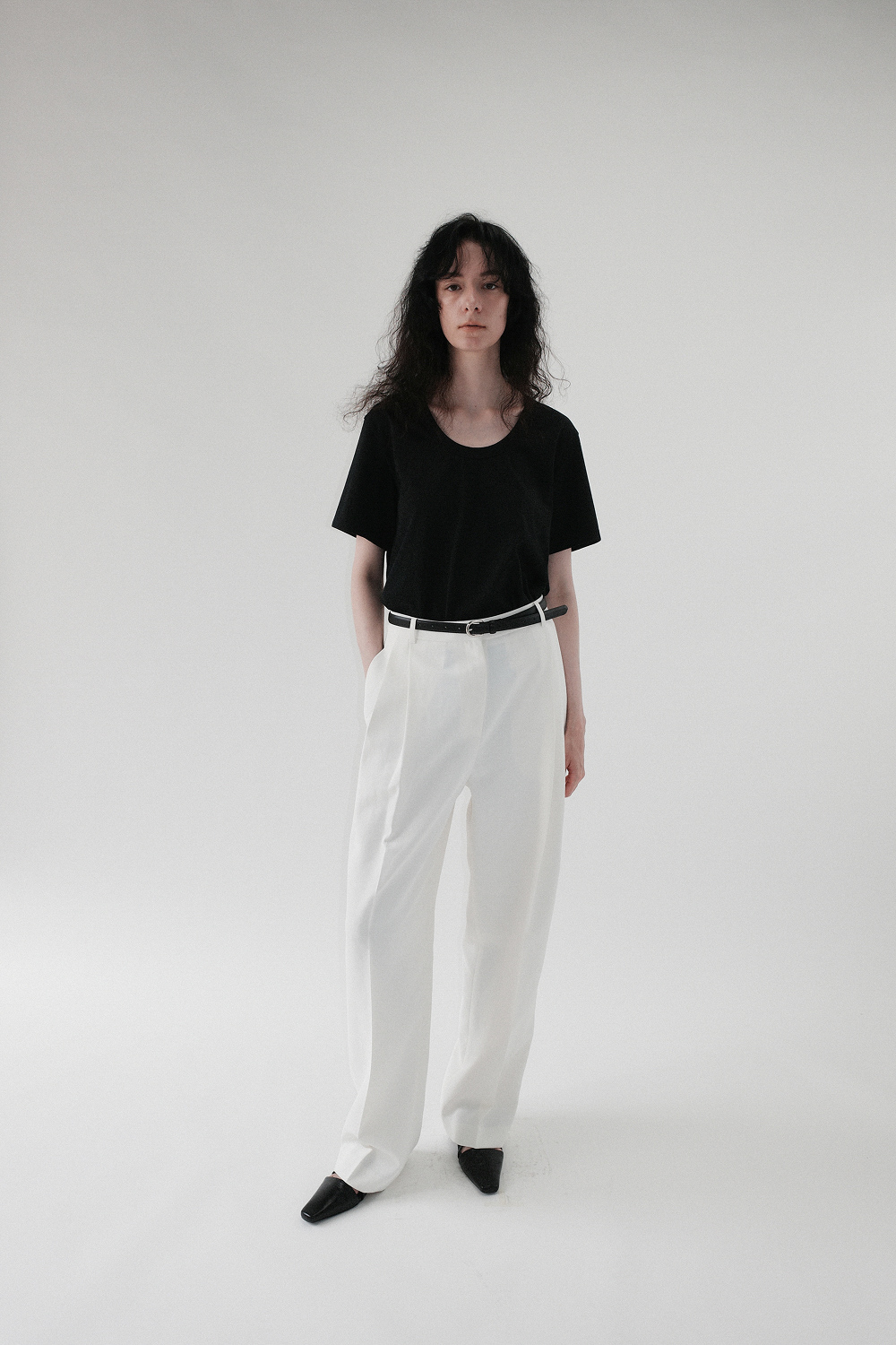 25AW RUNWAY PARIS image 1